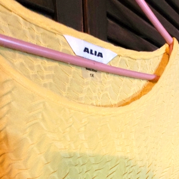 ⏰️3/$10 1X Alia Yellow ribbed Tunic Blouse - Picture 2 of 5